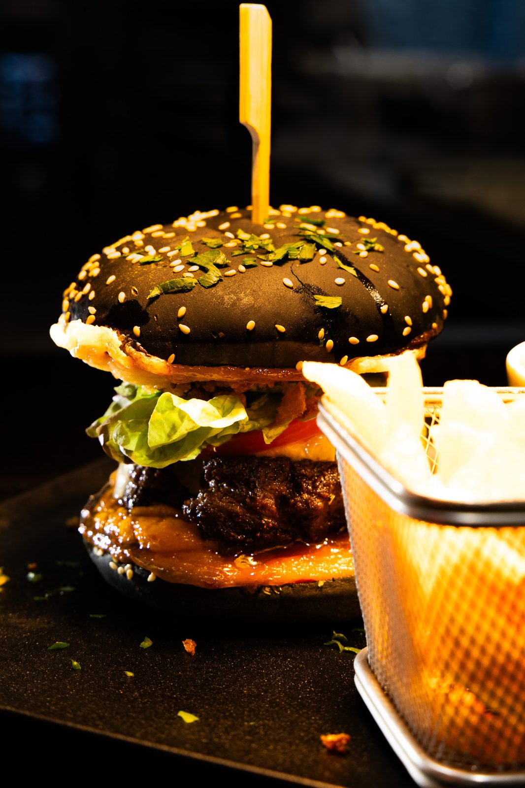 Burger au pain noir de l'auberge